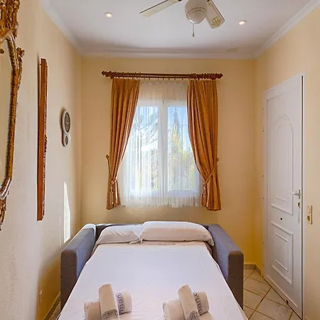 Holiday In Casas De Torrat