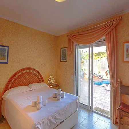 Holiday In Casas De Torrat Κάλπε